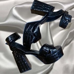 BLACK CHUNKY PLATFORM PUMPS - FAUX GATOR